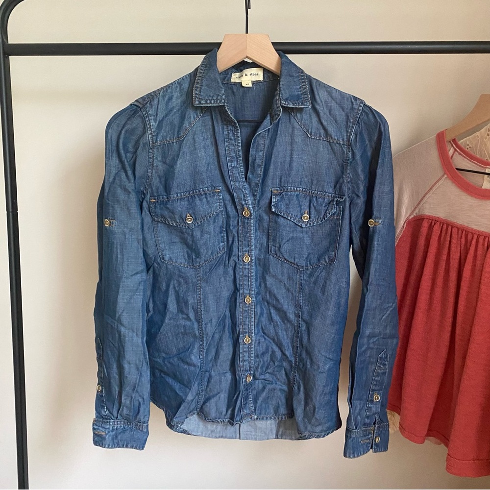 Anthro‎ l Cloth & Stone Chambray Button Up